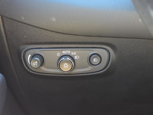 Used 2020 Chevrolet Equinox LT image 30