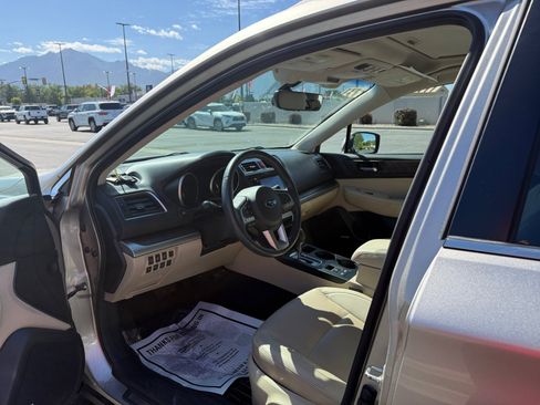 Used 2017 Subaru Outback 3.6R Limited AWD/4WD image 10