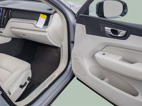 Certified 2025 Volvo XC60 B5 Plus w/ Protection Package Premier image 31