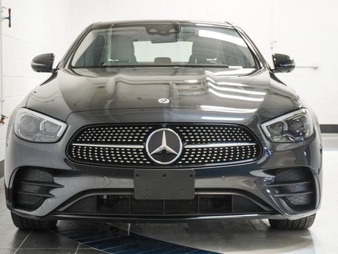 Used 2022 Mercedes-Benz E 450 4MATIC Sedan w/ Driver Assistance Package image 40