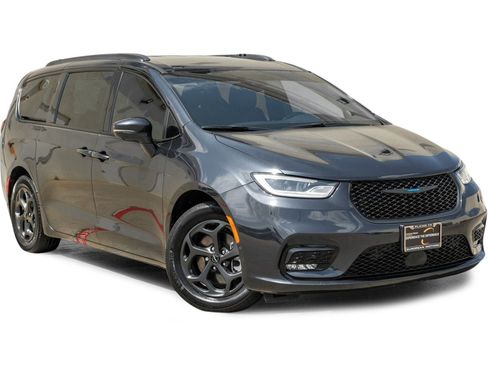 Used 2021 Chrysler Pacifica Touring-L w/ Uconnect Theater Family Group FWD image 5