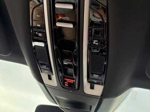 Used 2018 Porsche Panamera 4S image 48