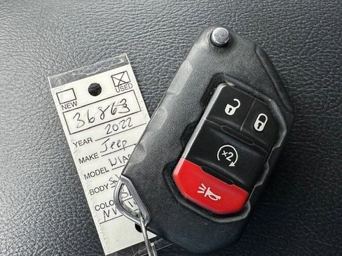 Used 2022 Jeep Wrangler Unlimited Sahara AWD/4WD image 31