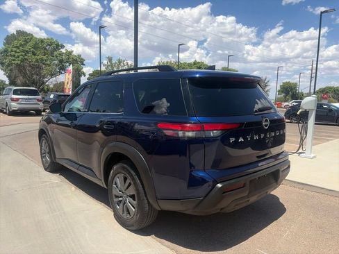 Used 2024 Nissan Pathfinder SV FWD image 7