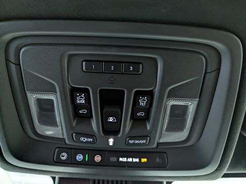 Used 2024 GMC Sierra 1500 Denali Ultimate image 31