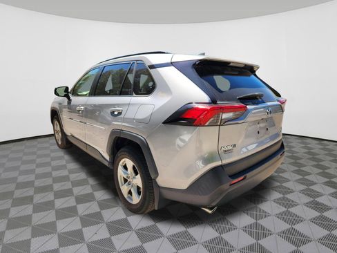 Used 2020 Toyota RAV4 XLE w/ Convenience Package AWD/4WD image 3