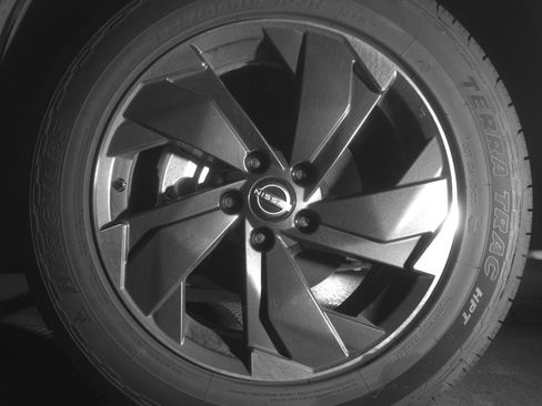 Used 2025 Nissan Rogue SV image 12