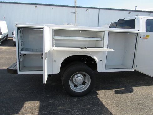 Used 2024 RAM 4500 SLT w/ Quick Order Package 2YG SLT image 24