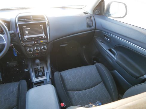 Used 2020 Mitsubishi Outlander Sport ES image 11