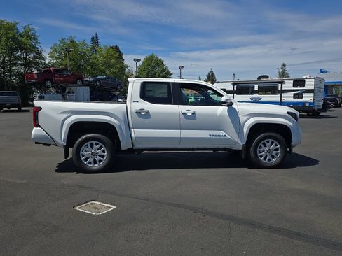 New 2026 Toyota Tacoma SR5 RWD image 7
