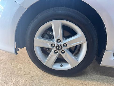 Used 2012 Toyota Camry SE FWD image 27