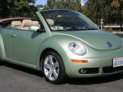 Used 2007 Volkswagen Beetle Convertible w/ Package 2