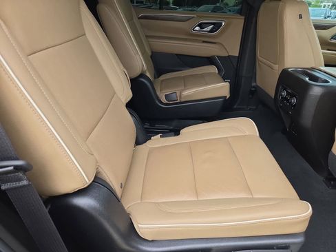 Used 2021 Chevrolet Tahoe Premier AWD/4WD image 18