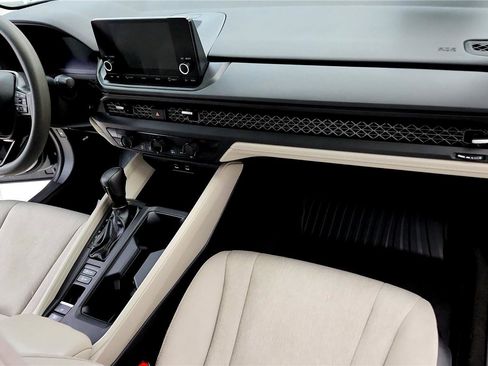 Used 2024 Honda Accord EX image 16