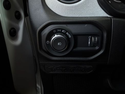 Used 2025 Jeep Wrangler Unlimited Sport AWD/4WD image 18