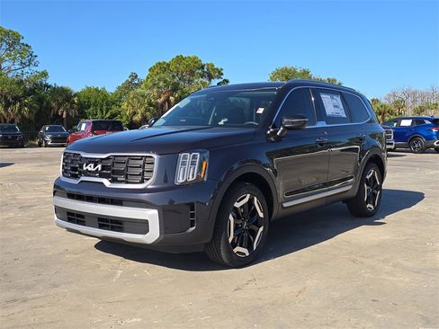 New 2025 Kia Telluride S image 4