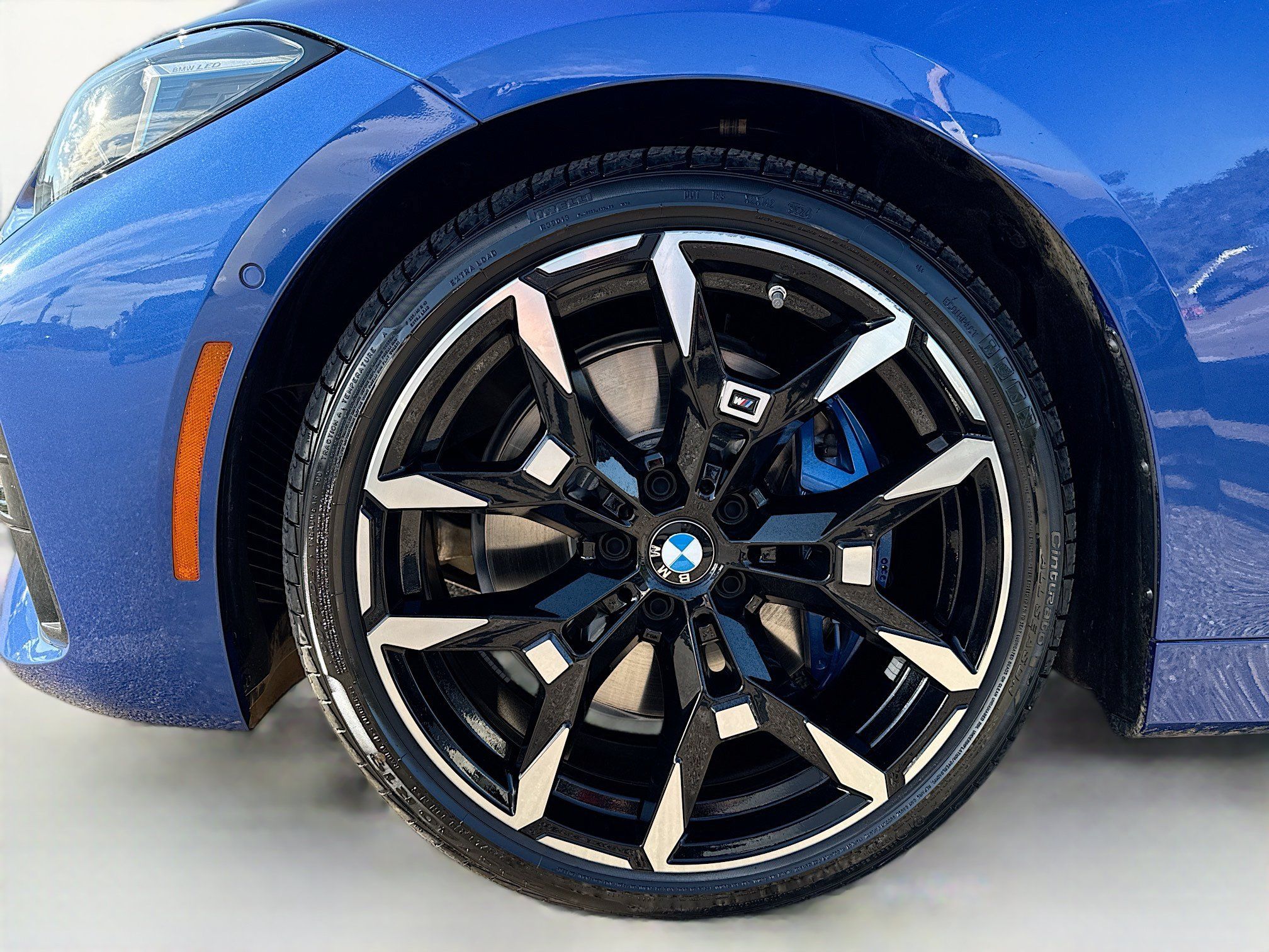 Used 2025 BMW M440i Convertible RWD image 40