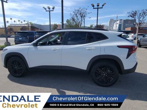 Used 2024 Chevrolet Trax ACTIV w/ Sunroof Package FWD image 6