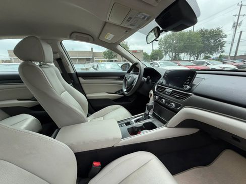Used 2018 Honda Accord LX image 14