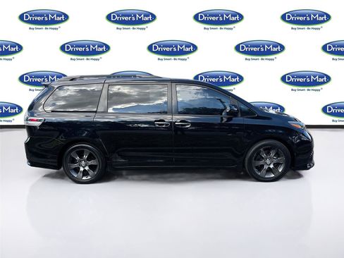 Used 2016 Toyota Sienna SE Premium image 9