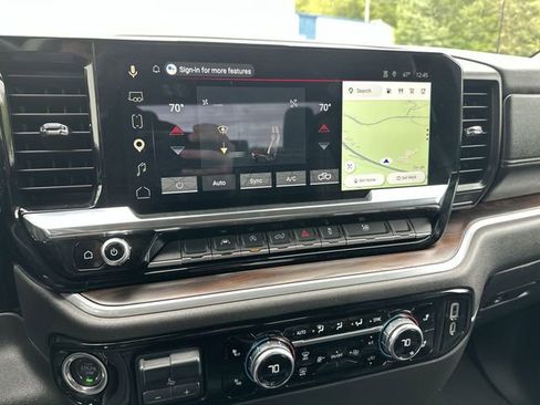 Used 2025 GMC Sierra 1500 SLT AWD/4WD image 18
