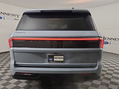 New 2025 Lincoln Navigator L Reserve AWD/4WD image 5