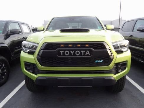 Used 2022 Toyota Tacoma TRD Pro image 2