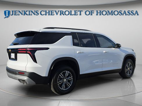 New 2027 Chevrolet Traverse LT w/ Driver Confidence Package FWD image 4