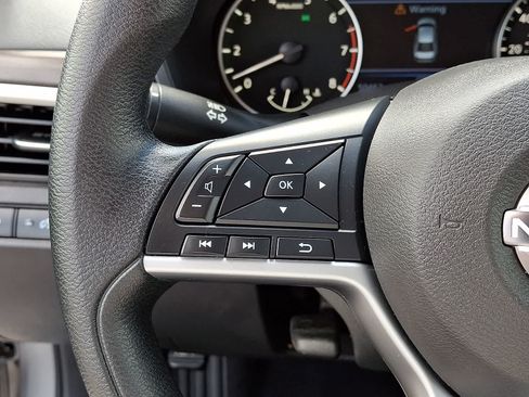 Used 2024 Nissan Altima 2.5 SV FWD image 22