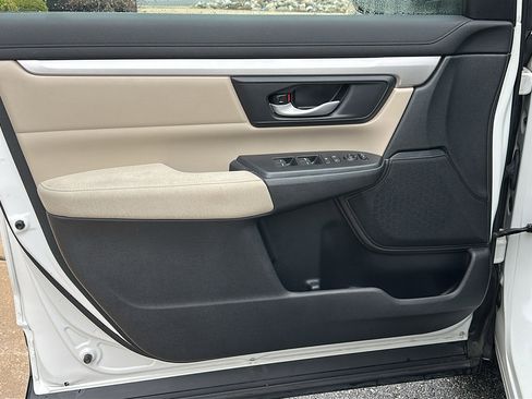 Used 2017 Honda CR-V LX image 13