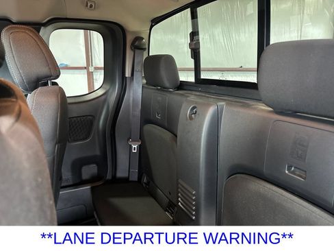 Used 2025 Nissan Frontier SV RWD image 12