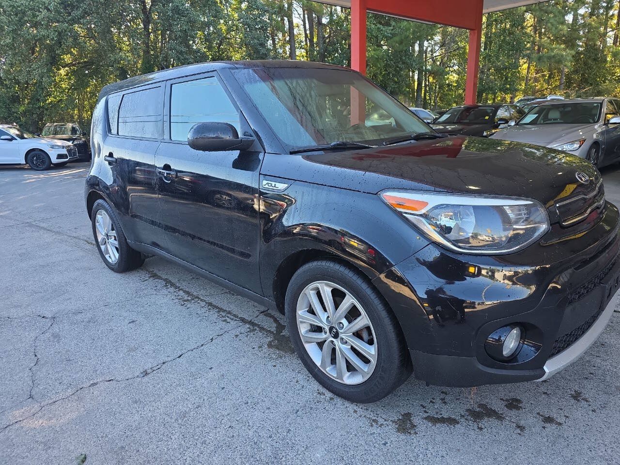 Used 2017 Kia Soul + FWD image 4