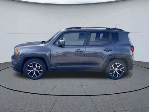 Used 2018 Jeep Renegade Latitude FWD image 2