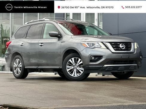 Used 2020 Nissan Pathfinder SV image 1