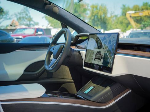 Used 2022 Tesla Model X AWD/4WD image 12