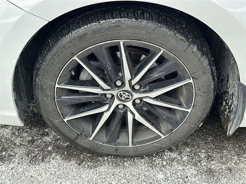 Used 2023 Toyota Camry SE image 4