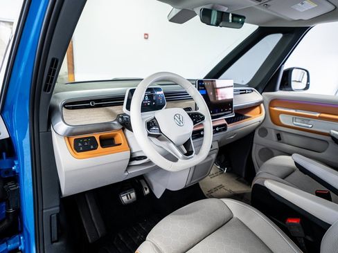 Used 2025 Volkswagen ID. Buzz 1st Edition image 31