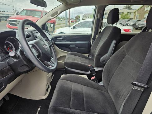 Used 2012 Dodge Grand Caravan SE FWD image 23