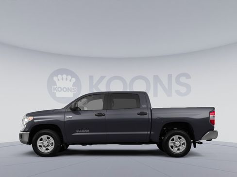 Used 2015 Toyota Tundra SR5 w/ SR5 Upgrade Package AWD/4WD image 2
