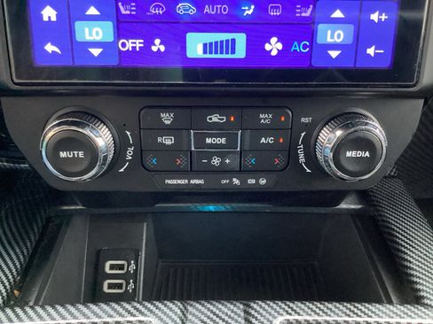 Used 2019 Ford F150 XLT w/ Equipment Group 302A Luxury RWD image 18
