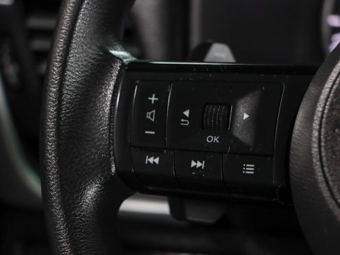 Used 2023 Nissan Rogue SV FWD image 13