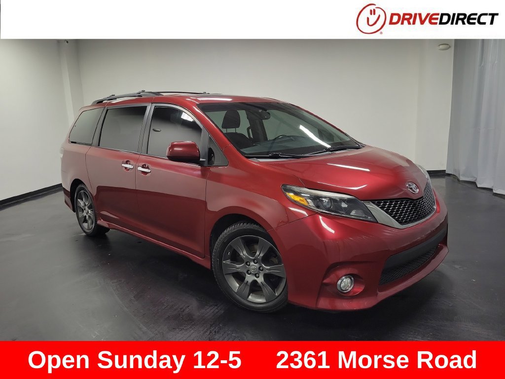 Used 2015 Toyota Sienna SE FWD image 1