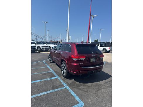 Used 2018 Jeep Grand Cherokee Overland AWD/4WD image 6
