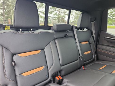 Used 2025 GMC Sierra 1500 AT4 w/ AT4 Premium Package image 11