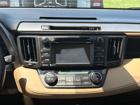 Used 2017 Toyota RAV4 XLE FWD image 23