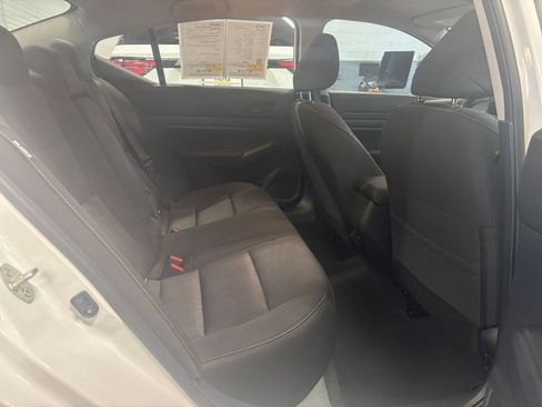 Used 2025 Nissan Altima 2.5 SV image 40