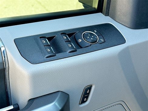 Used 2022 Ford F250 XLT w/ Black Appearance Package image 21