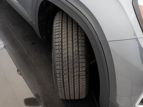 Used 2024 Volkswagen Atlas SE image 48