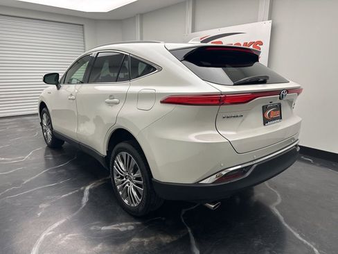 Used 2021 Toyota Venza XLE w/ Softex Package image 4