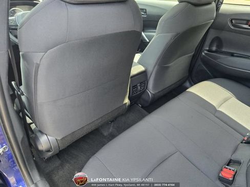 Used 2022 Toyota Corolla Cross LE w/ Moonroof Package AWD/4WD image 27